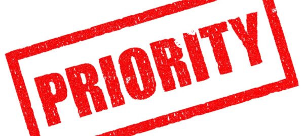 Priority in red